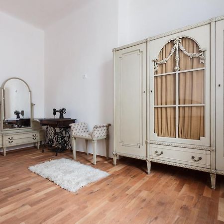 Prague Days - Stylish New Town Apartments Экстерьер фото