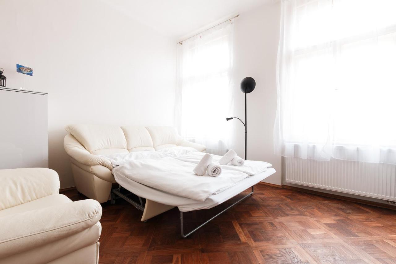 Prague Days - Stylish New Town Apartments Экстерьер фото