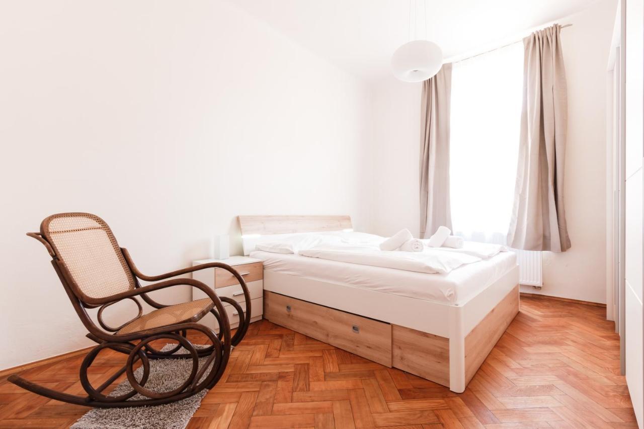 Prague Days - Stylish New Town Apartments Экстерьер фото