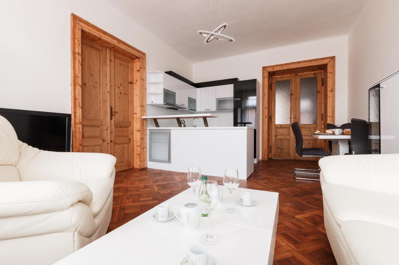 Prague Days - Stylish New Town Apartments Экстерьер фото