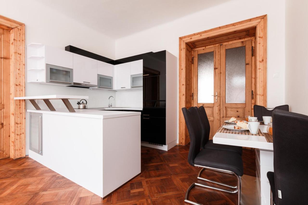 Prague Days - Stylish New Town Apartments Экстерьер фото